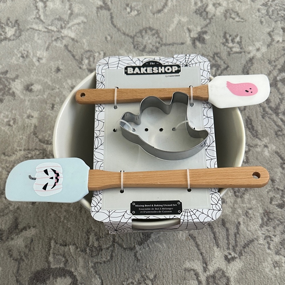 The Bakeshop Silicone Halloween Spatula Set - White and Blue